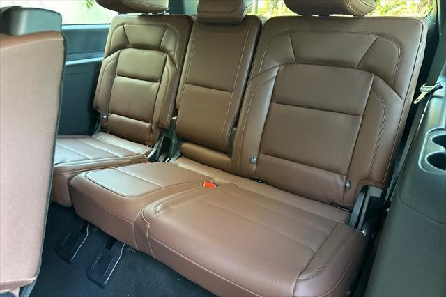 new 2025 Lincoln Navigator car, priced at $106,255