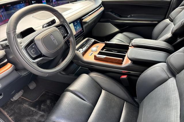 new 2025 Lincoln Navigator car, priced at $123,485