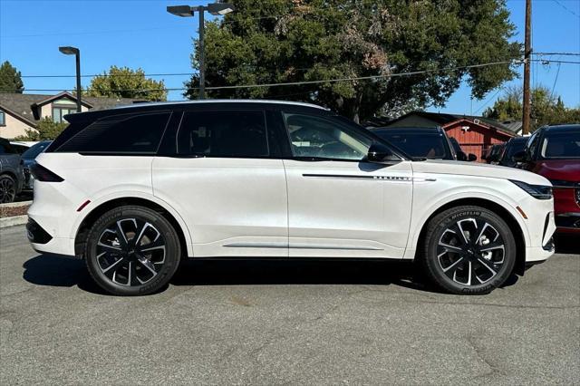 new 2024 Lincoln Nautilus car, priced at $61,670