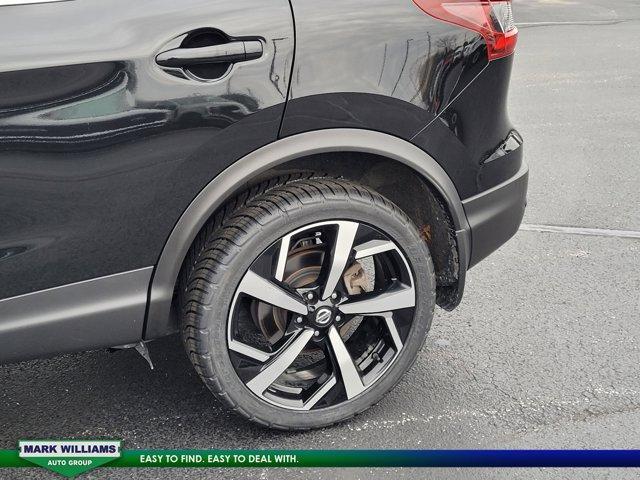 used 2022 Nissan Rogue Sport car, priced at $22,997