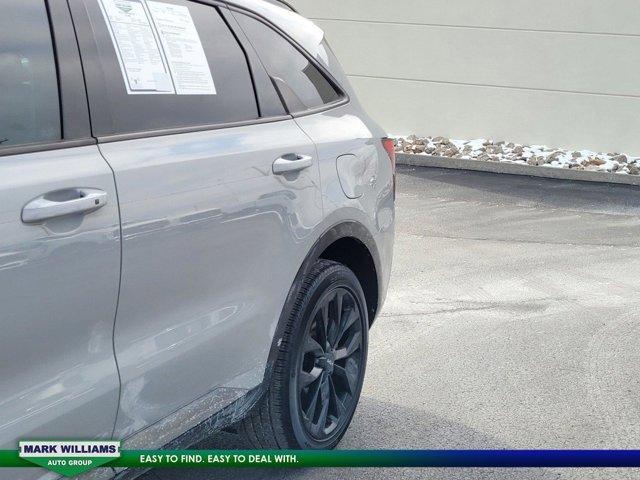 used 2022 Kia Sorento car, priced at $33,606