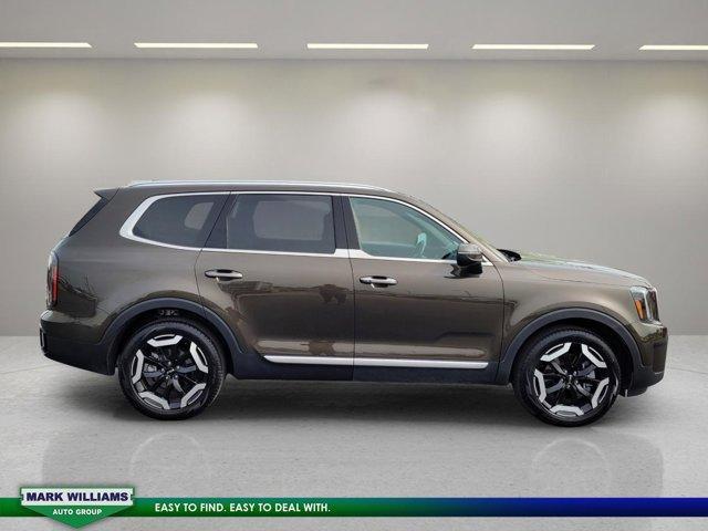 used 2024 Kia Telluride car, priced at $42,698