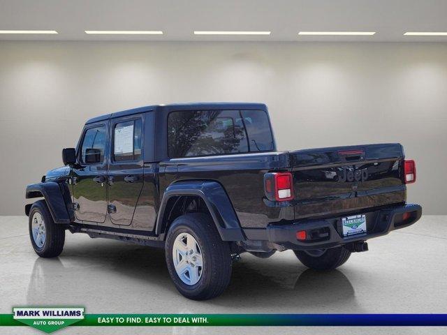 used 2021 Jeep Gladiator car, priced at $34,107