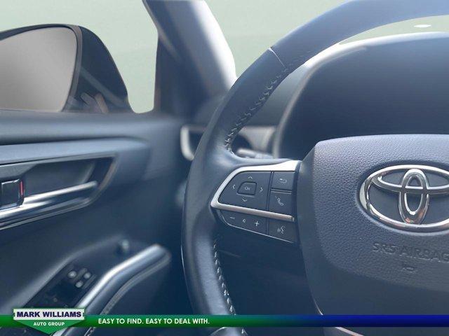 used 2022 Toyota Highlander car, priced at $36,998