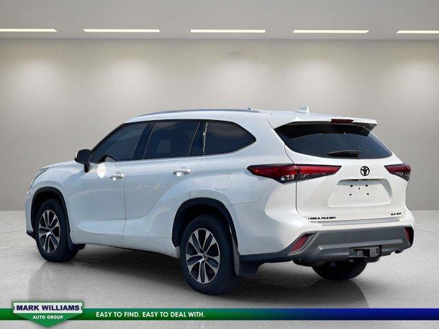 used 2022 Toyota Highlander car, priced at $36,998