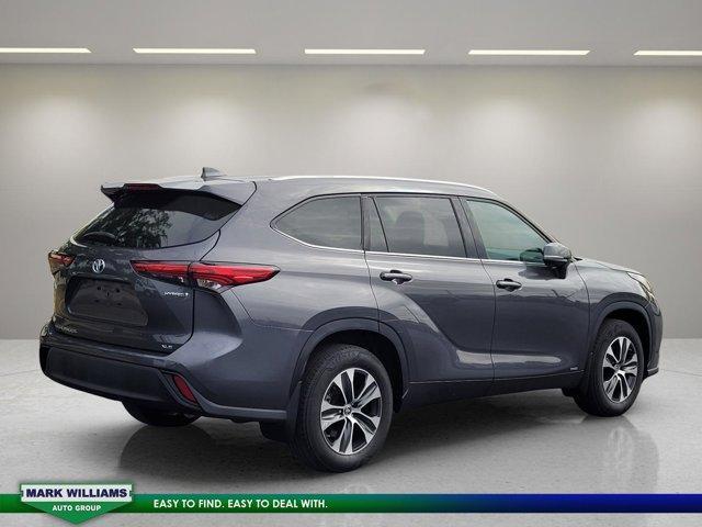 used 2022 Toyota Highlander Hybrid car, priced at $41,998