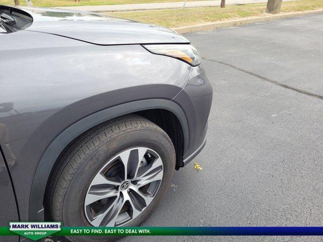 used 2022 Toyota Highlander Hybrid car, priced at $41,998