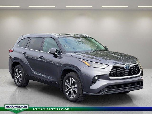 used 2022 Toyota Highlander Hybrid car, priced at $41,998