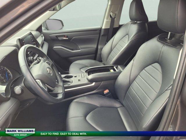 used 2022 Toyota Highlander Hybrid car, priced at $41,998