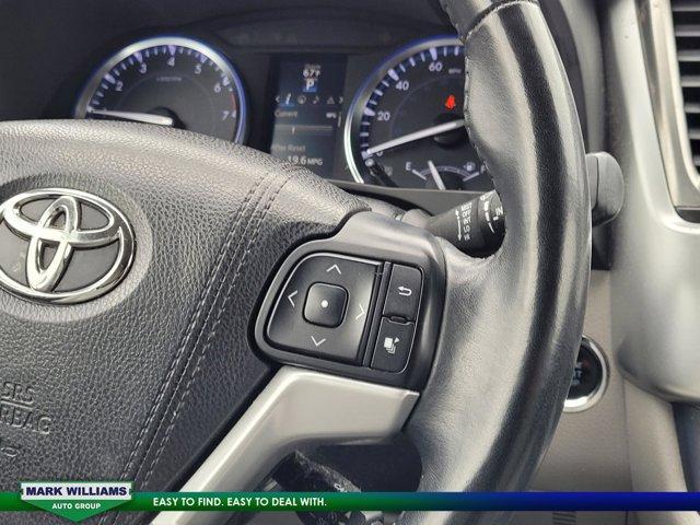 used 2015 Toyota Highlander car, priced at $13,498