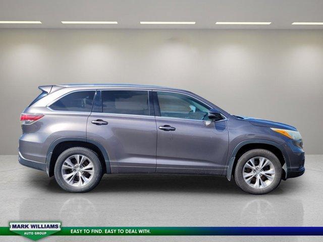 used 2015 Toyota Highlander car, priced at $14,499