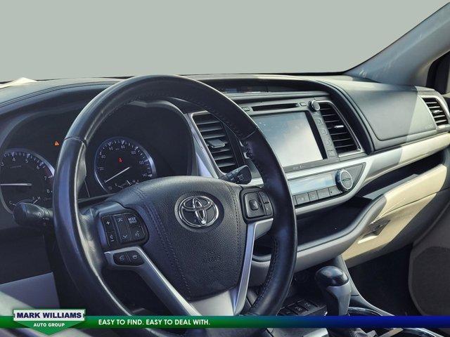 used 2015 Toyota Highlander car, priced at $14,499