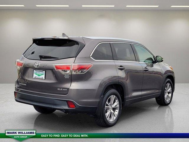 used 2015 Toyota Highlander car, priced at $13,498