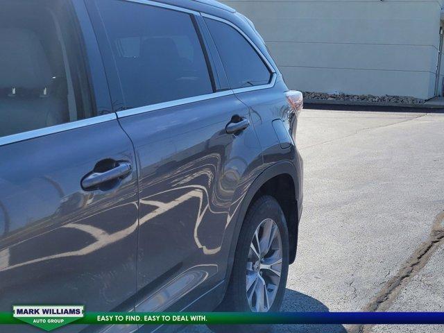used 2015 Toyota Highlander car, priced at $14,499