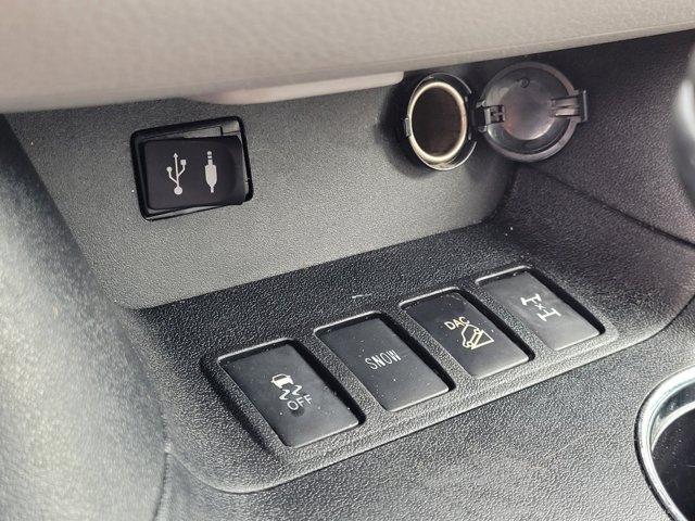 used 2015 Toyota Highlander car, priced at $13,498