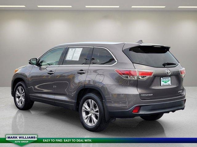 used 2015 Toyota Highlander car, priced at $13,498