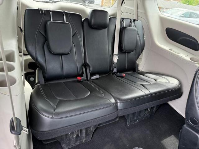 used 2023 Chrysler Pacifica car, priced at $22,914