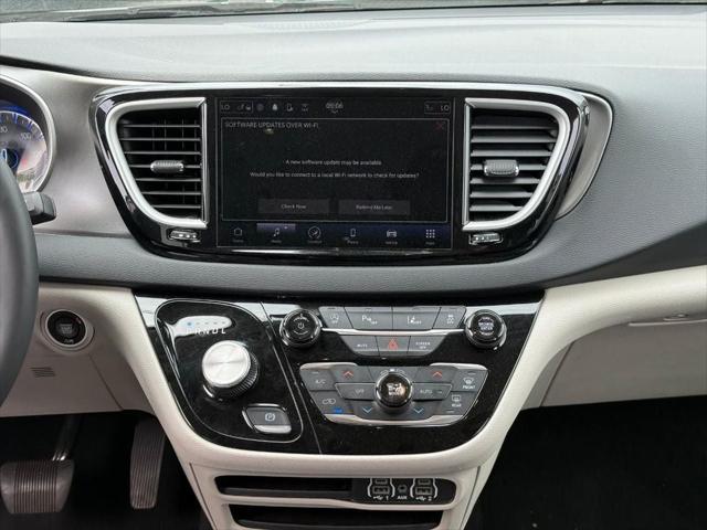 used 2023 Chrysler Pacifica car, priced at $22,914