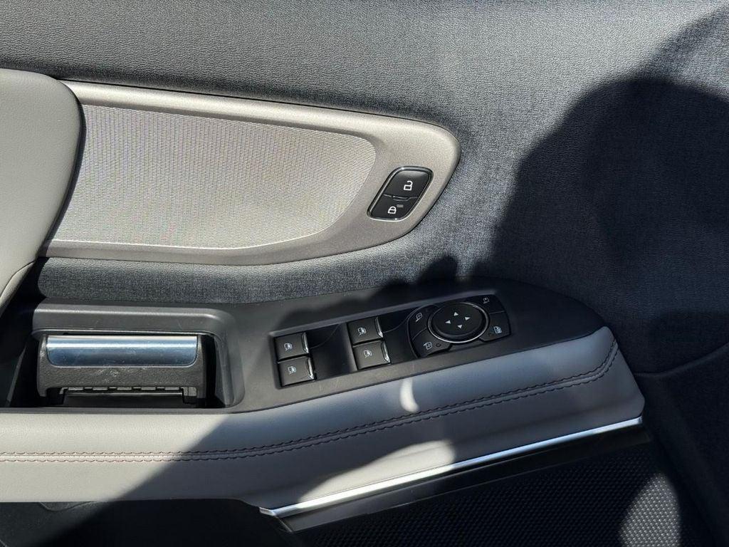 new 2025 Ford Expedition car, priced at $75,795