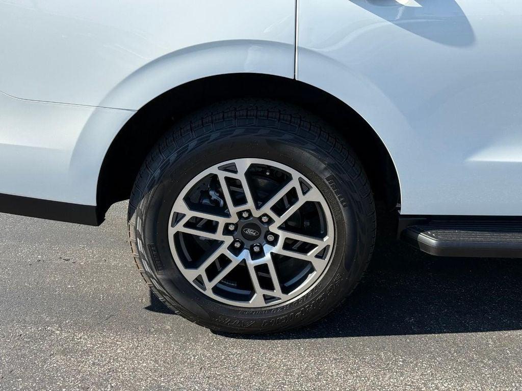 new 2025 Ford Expedition car, priced at $75,795