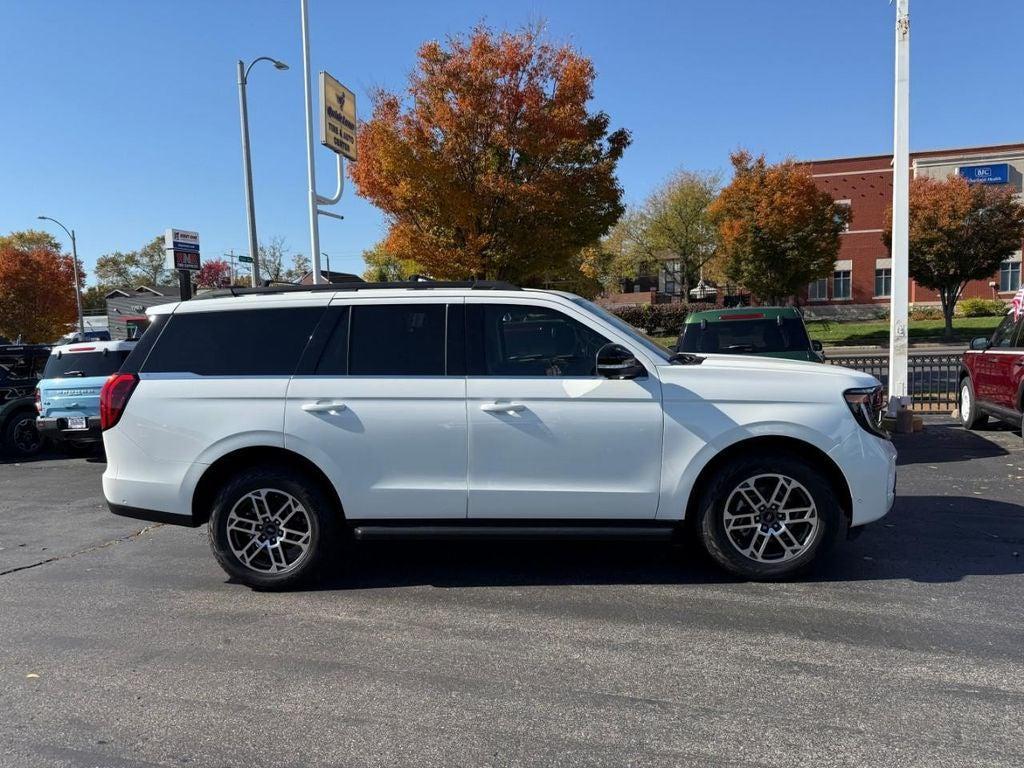 new 2025 Ford Expedition car, priced at $75,795