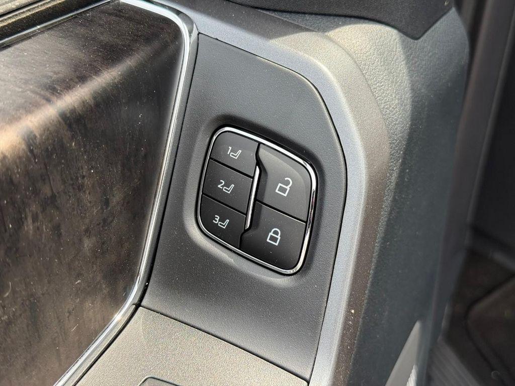 new 2025 Ford F-250 car, priced at $81,055