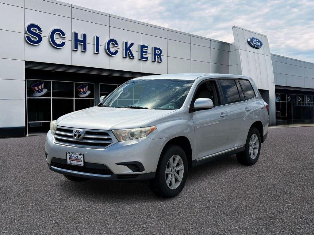 used 2013 Toyota Highlander car, priced at $9,000