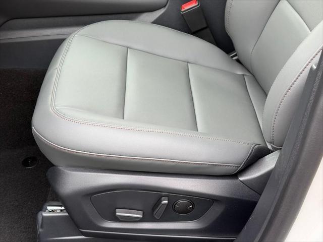 new 2025 Ford Explorer car, priced at $47,117