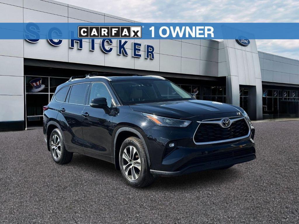 used 2022 Toyota Highlander car, priced at $33,994