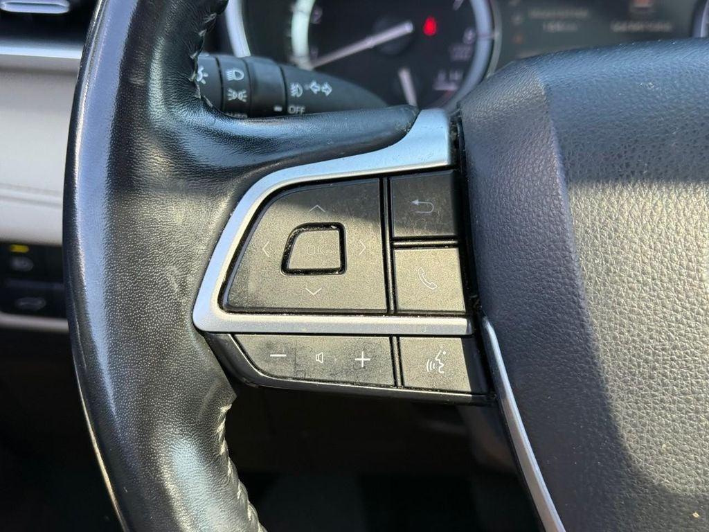 used 2022 Toyota Highlander car, priced at $32,949