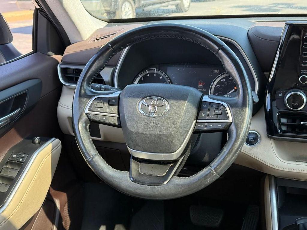used 2022 Toyota Highlander car, priced at $32,949
