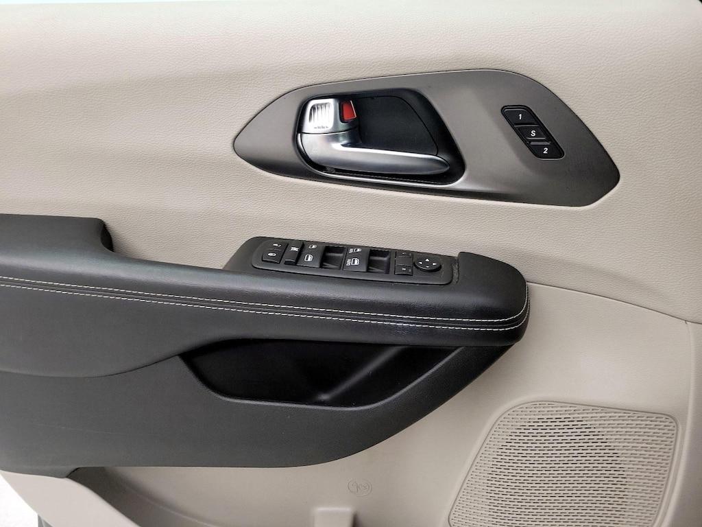 used 2022 Chrysler Pacifica car, priced at $24,998