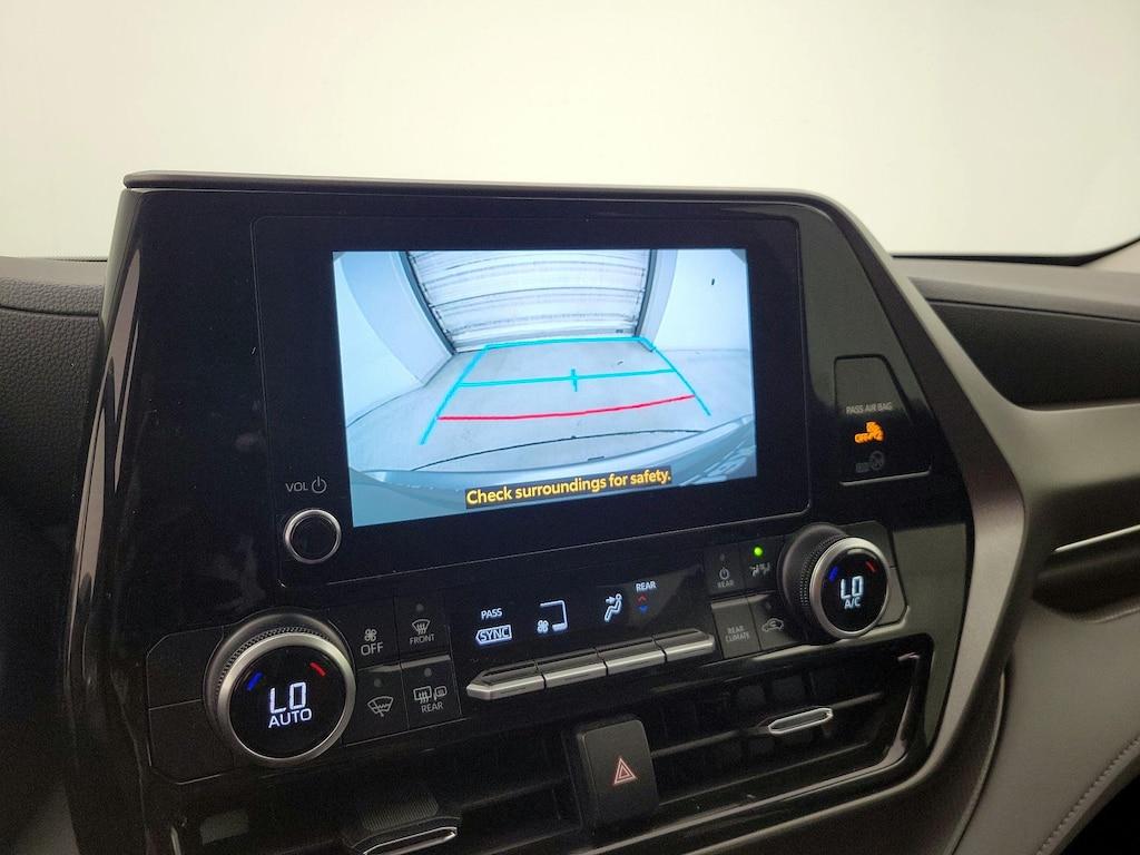 used 2024 Toyota Highlander car, priced at $39,998