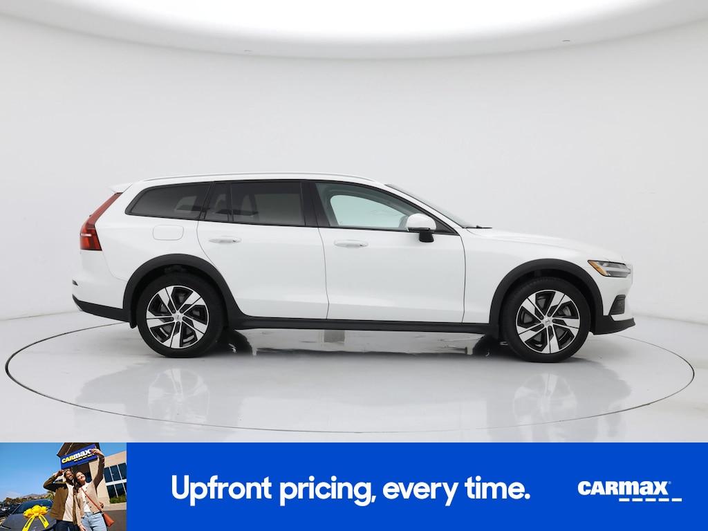 used 2020 Volvo V60 Cross Country car, priced at $31,998