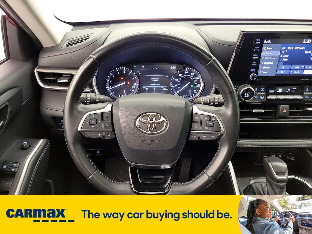 used 2021 Toyota Highlander car, priced at $31,998
