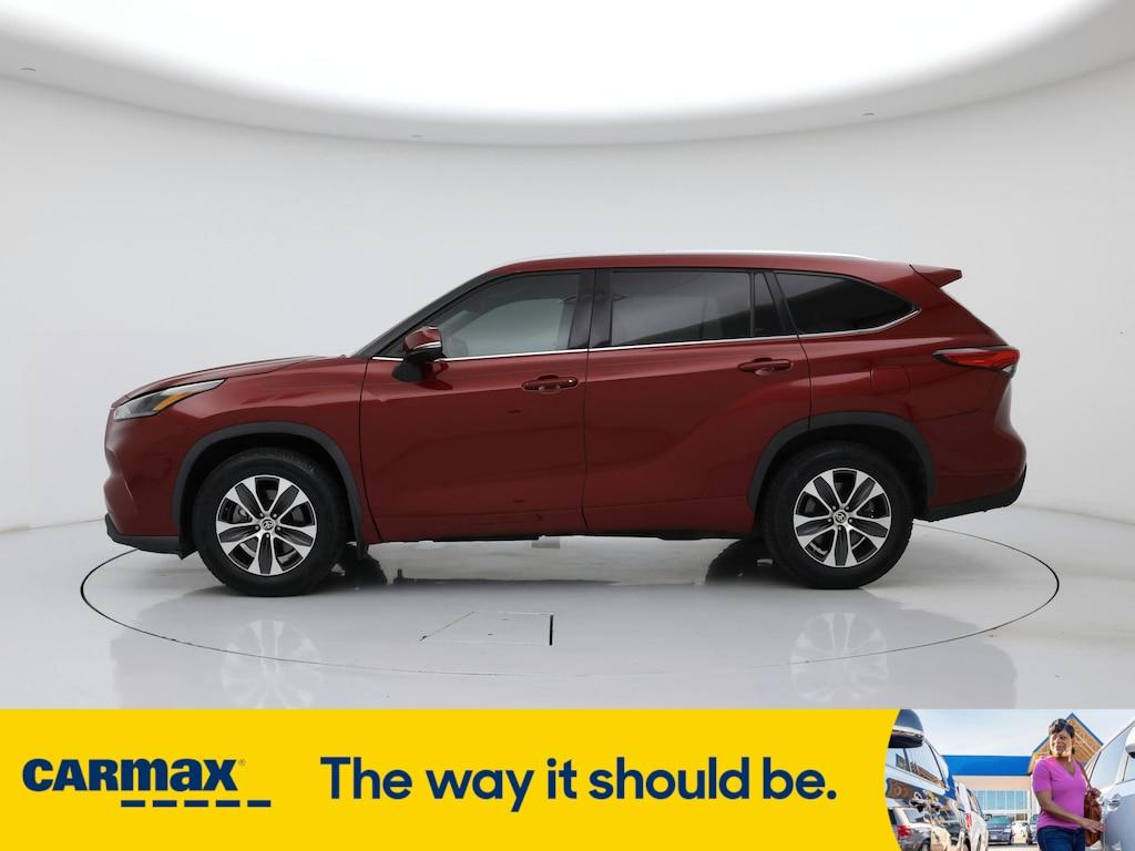 used 2021 Toyota Highlander car, priced at $31,998