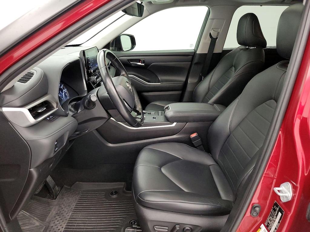 used 2021 Toyota Highlander car, priced at $31,998