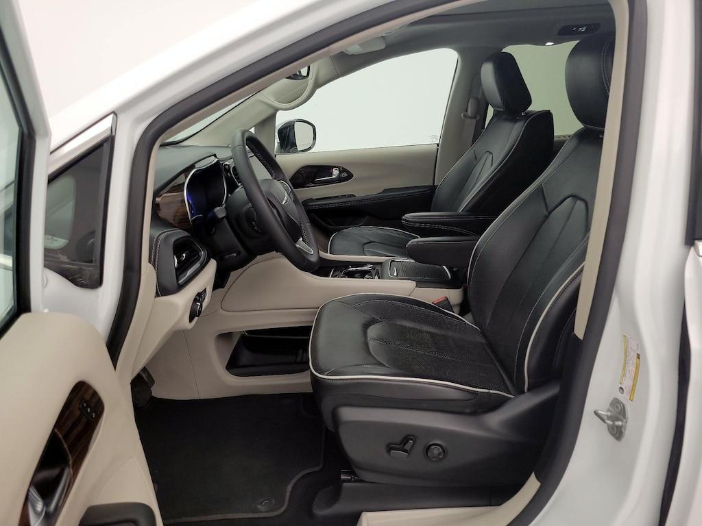 used 2023 Chrysler Pacifica car, priced at $30,998