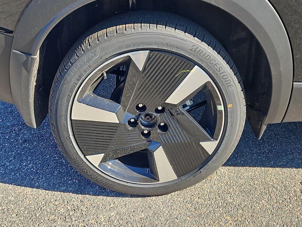 new 2025 Nissan Kicks car, priced at $29,438