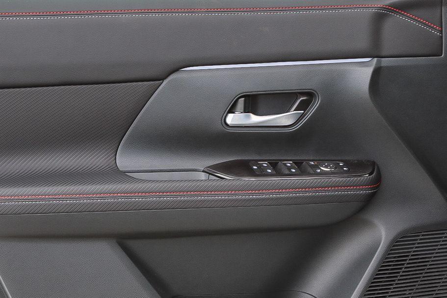 new 2025 Nissan Kicks car, priced at $29,438