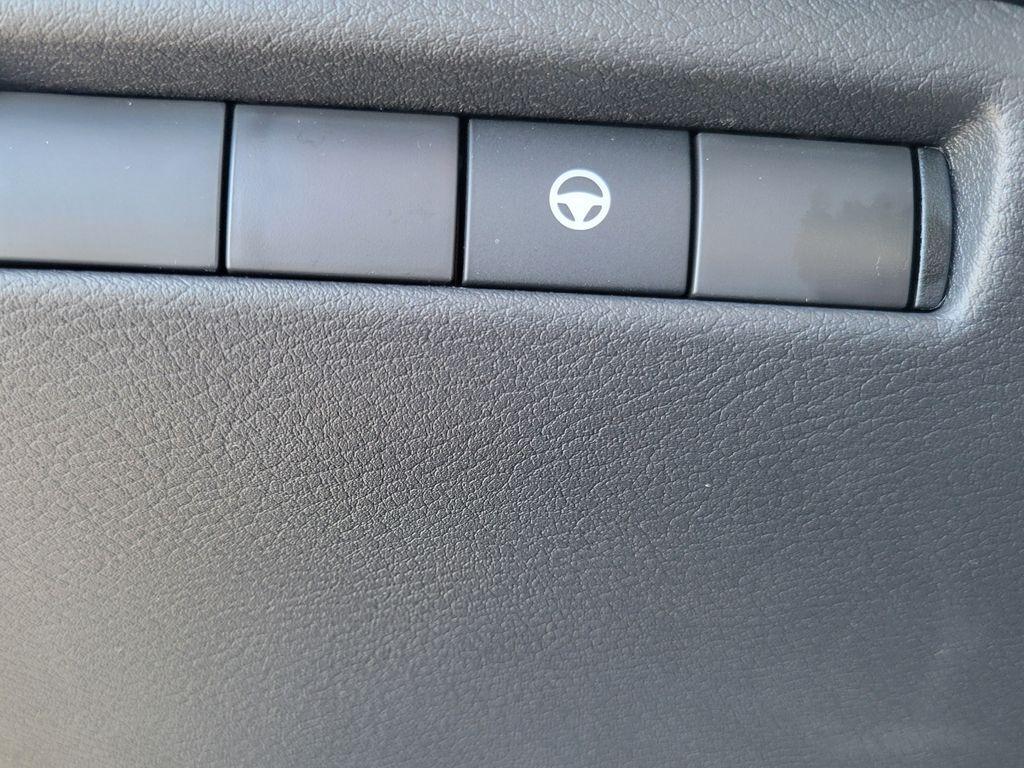 new 2025 Nissan Kicks car, priced at $29,080