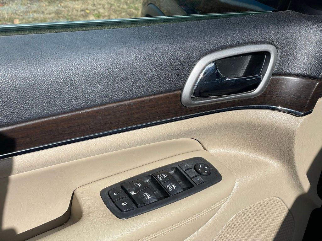 used 2018 Jeep Grand Cherokee car, priced at $18,367