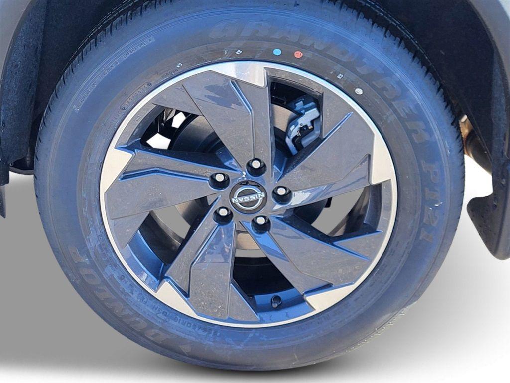 new 2025 Nissan Rogue car, priced at $33,666
