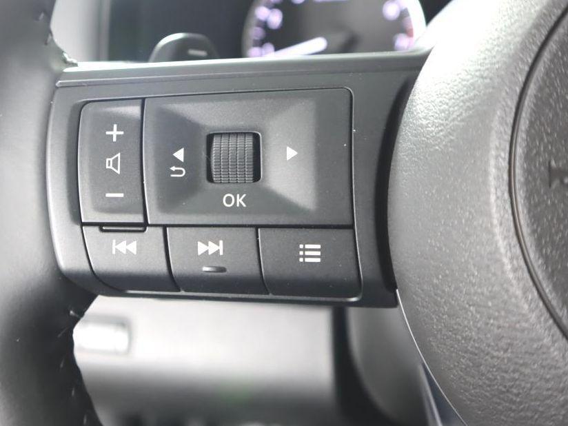 new 2025 Nissan Pathfinder car, priced at $41,582