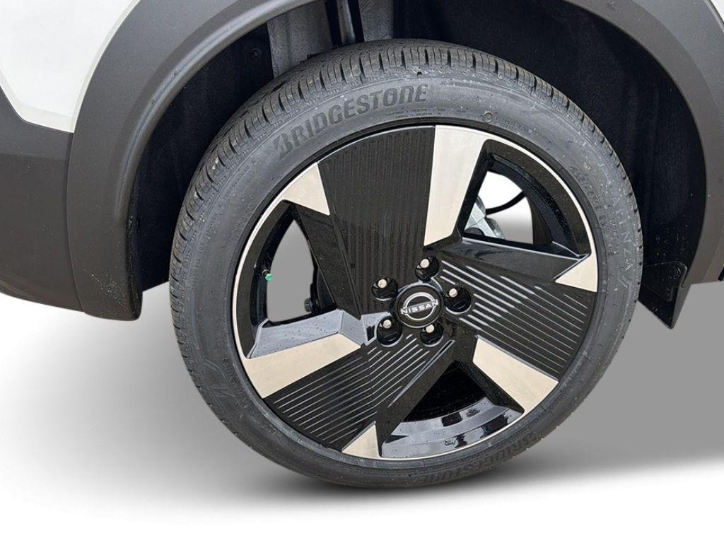new 2025 Nissan Kicks car, priced at $29,007