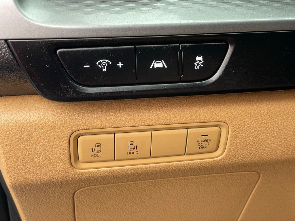 used 2023 Kia Carnival car, priced at $31,010