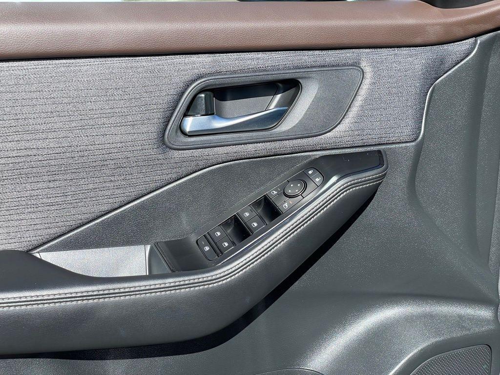 used 2021 Nissan Rogue car, priced at $19,204