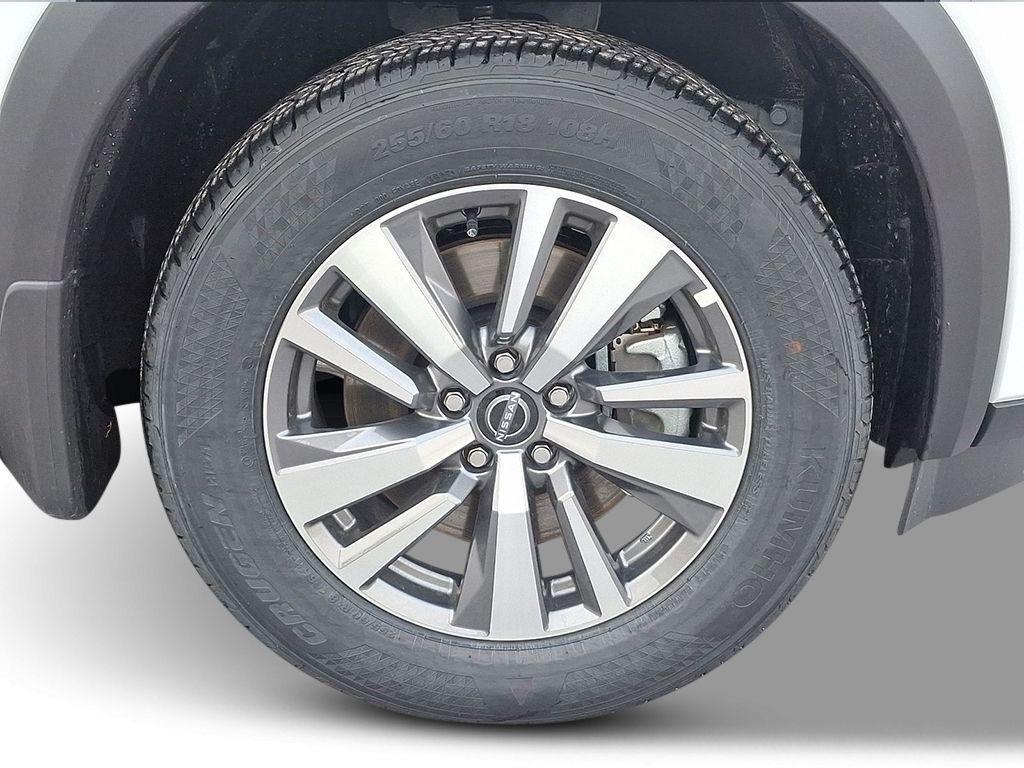 new 2025 Nissan Pathfinder car, priced at $44,593