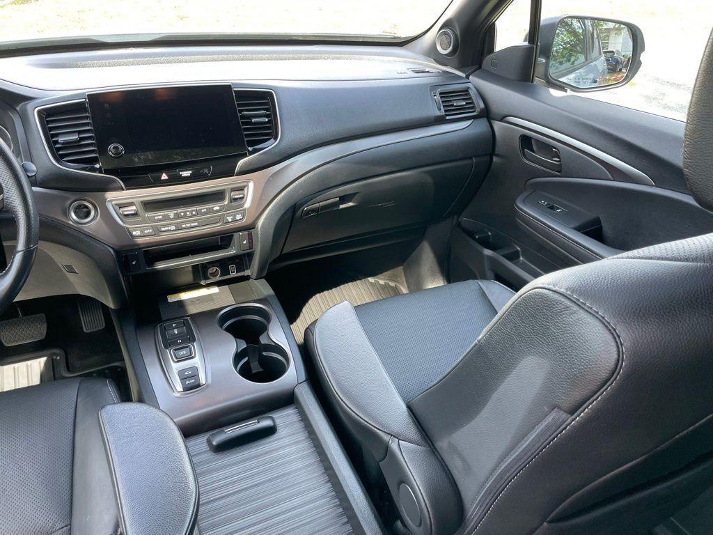 used 2022 Honda Passport car, priced at $32,289
