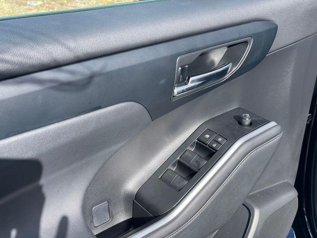 used 2023 Toyota Highlander car, priced at $34,899